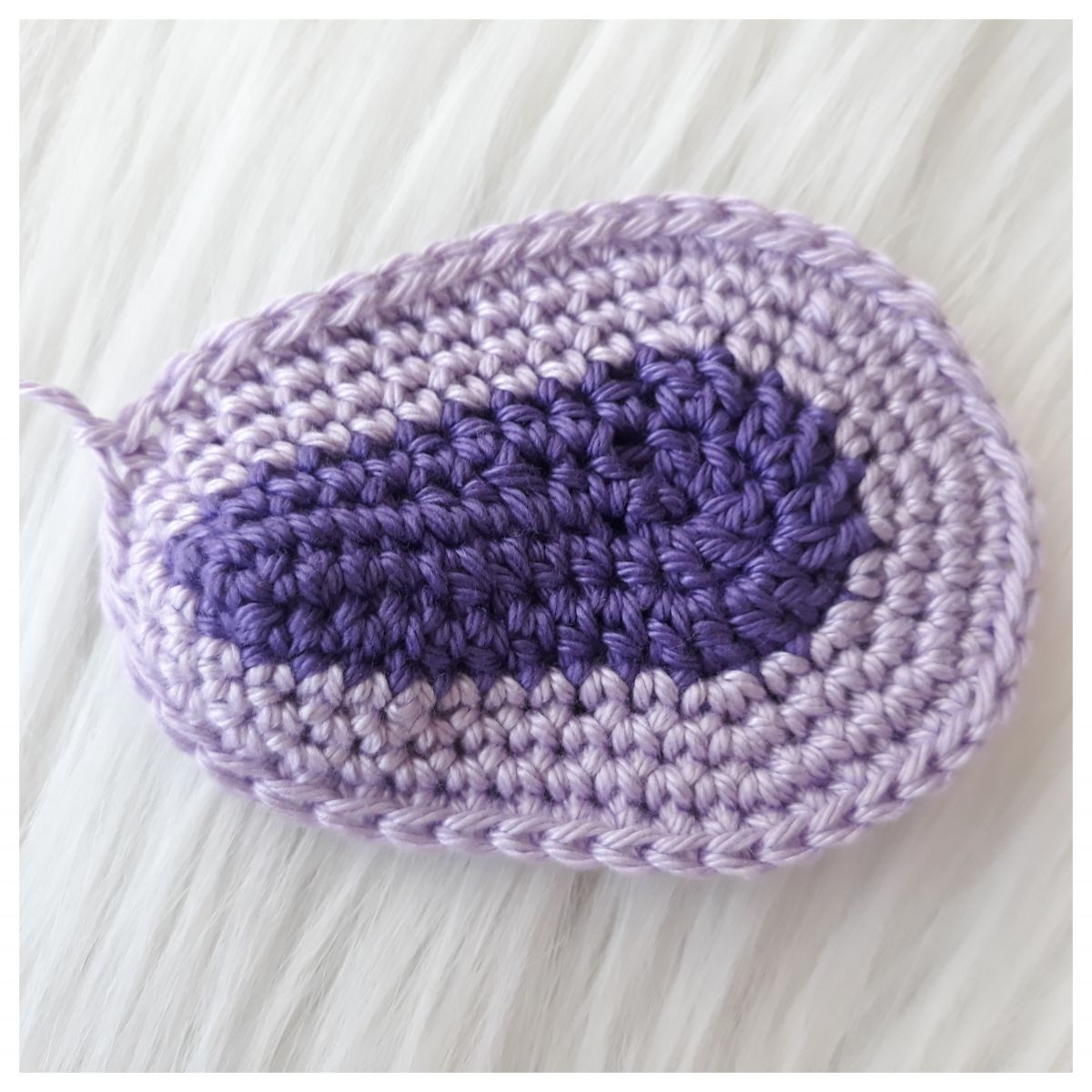 Blog-Inhaltsbild für 'Schmetterling Sarah, kostenlose Häkelanleitung'